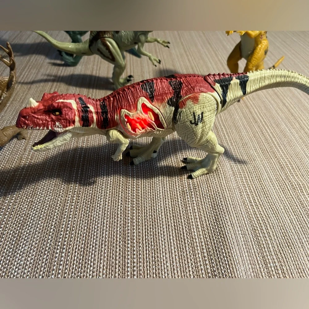 Lot of 6 Jurassic World Dinosaurs! 2 Light up/make sounds! - Picture 3 of 10